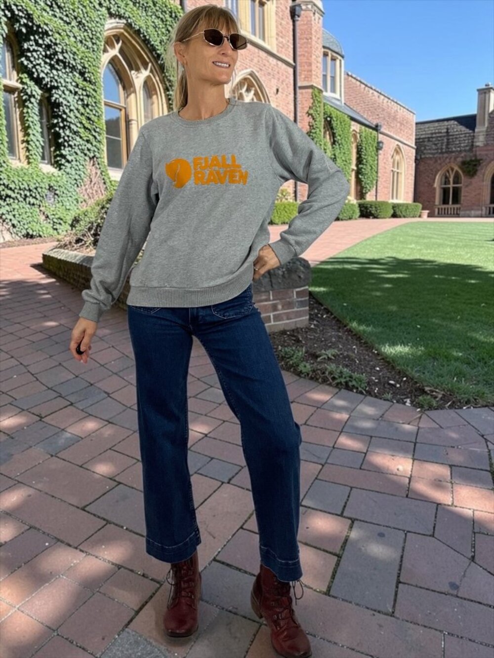Fjallraven Womens Logo Sweater Sweatshirt S Gray Graphic Long Sleeve Crewneck